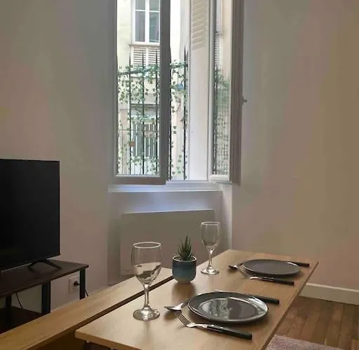 Apartment Charming Studio, 15 - Parc Des Expositions *
